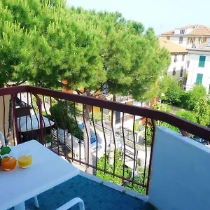 Cristallo Hotel Varraze